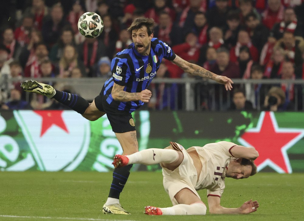 迪洛伦佐：赛后会和孔蒂复盘比赛；欧冠还有两轮还有机会晋级（迪洛伦佐：赛后将与孔蒂一起复盘；欧冠尚余两轮，出线仍有机会）