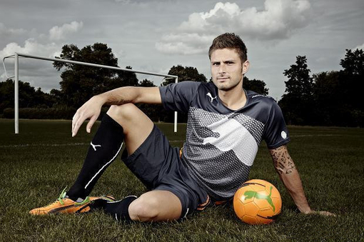 哈兰德：第一次在伯纳乌进球很特别；C罗的身体保养值得借鉴