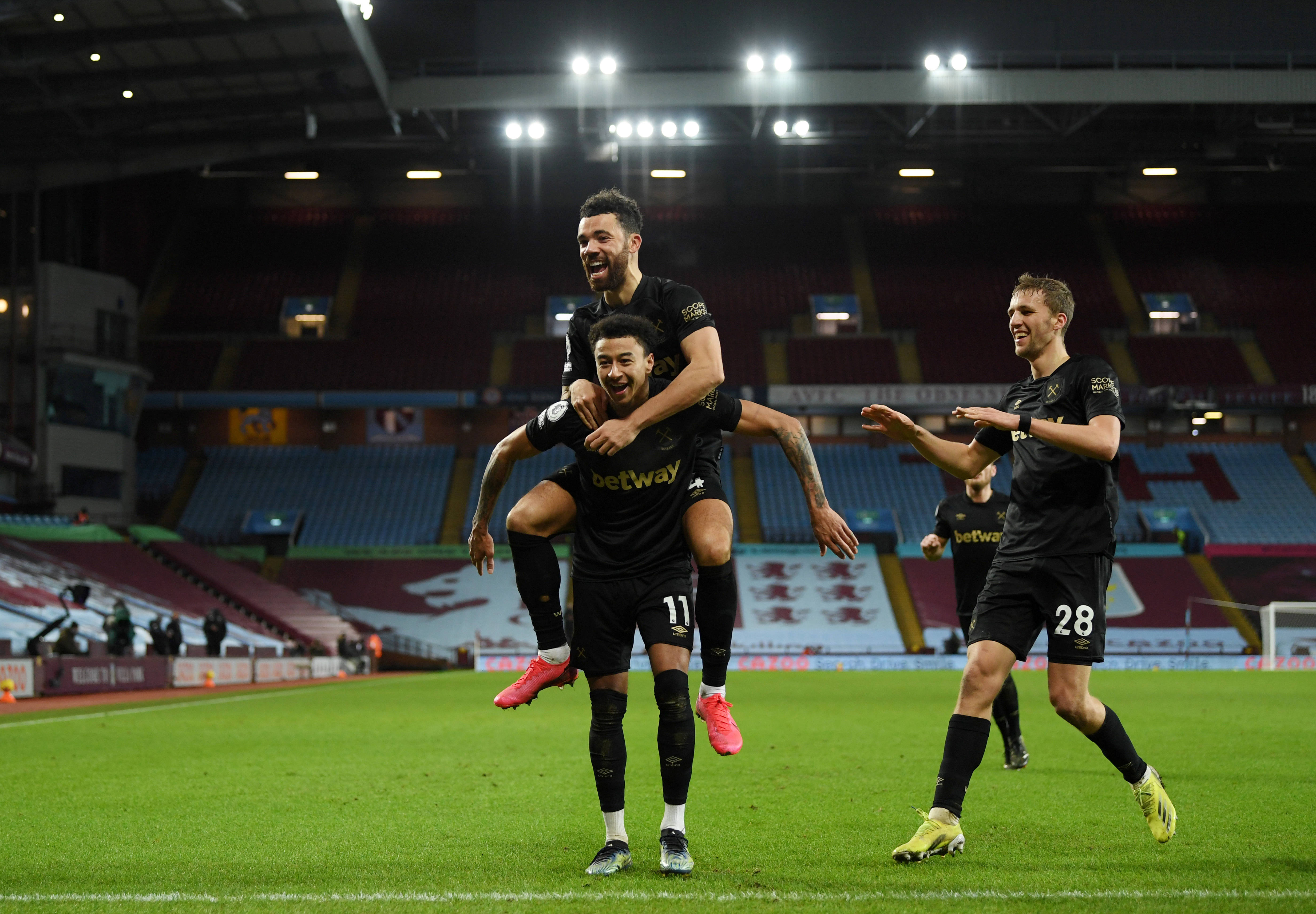 天空：水晶宫和马特塔谈续约，队内多名球员被其他球队盯上（天空：水晶宫商讨马特塔续约，多名球员成他队引援目标）