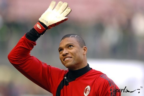 巴萨主席拉波尔塔圣诞晚宴展现亲和力 球队领跑西甲前景光明（拉波尔塔圣诞宴上亲和尽显 巴萨领跑西甲前景可期）