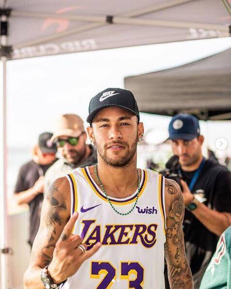 每体：由于拉什福德未来不确定，巴萨关注努萨、福法纳和马拉