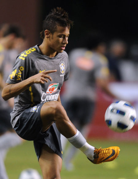 迈尔：对诺伊尔是否会重返德国国家队的反复讨论毫无意义（迈尔：不停炒作诺伊尔是否重返德国国家队毫无意义）