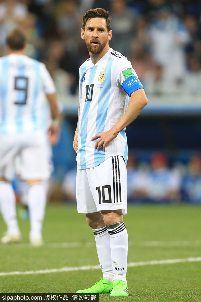 ESPN评本赛季至今德甲最佳阵：拜仁6人在列，施洛特贝克入选（ESPN评选本季德甲至今最佳阵容：拜仁占6席，施洛特贝克上榜）