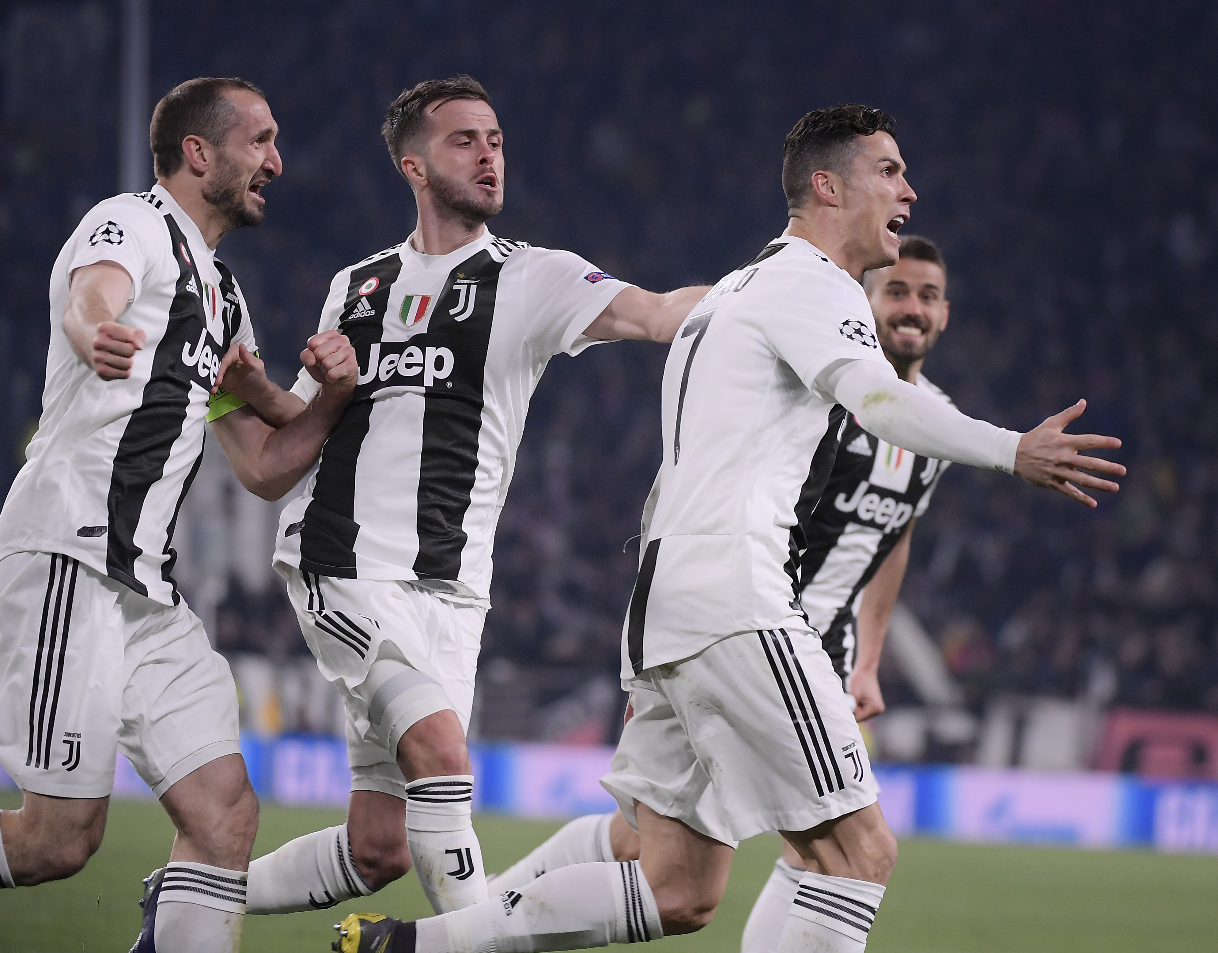 2025／26赛季英超：家中惊变！帕尔默脚趾撞伤缺阵三场（2025／26赛季英超：主场突发变故！帕尔默脚趾受伤将缺席三场）