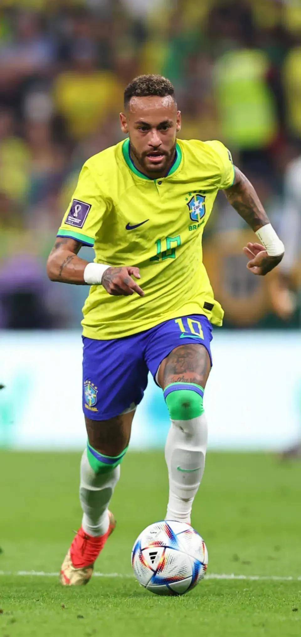 帕福斯体育总监：大卫·路易斯非常职业且伤病少，他很快同意加盟