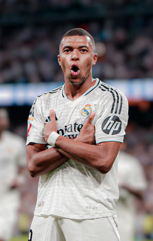 亚足联官网：沙迦击败卫冕冠军重燃晋级希望，新月瞄准6连胜（亚足联官网：沙迦力挫卫冕冠军重燃出线曙光，新月冲击六连胜）